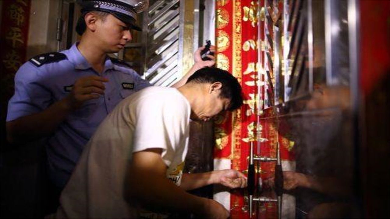 台州请开锁师傅开了锁后，师傅